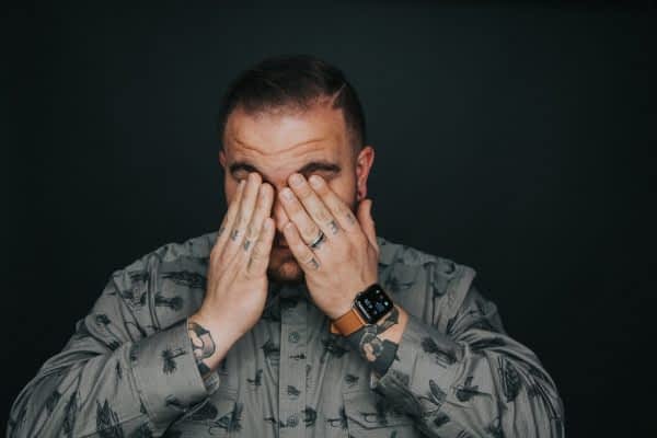 speech mistakes mistakes when giving a speech man uncomfortable